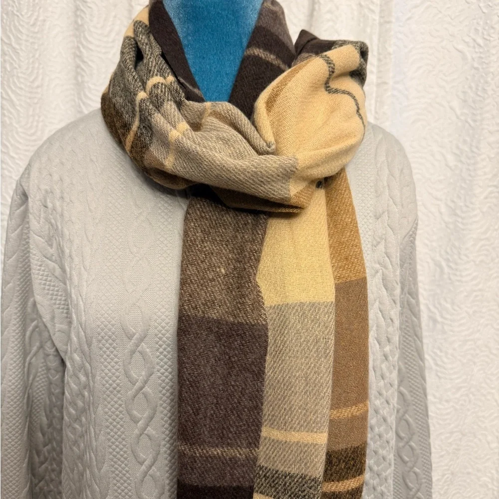 Plaid Wool oversized blanket Scarf in Beige and Brown NWOT